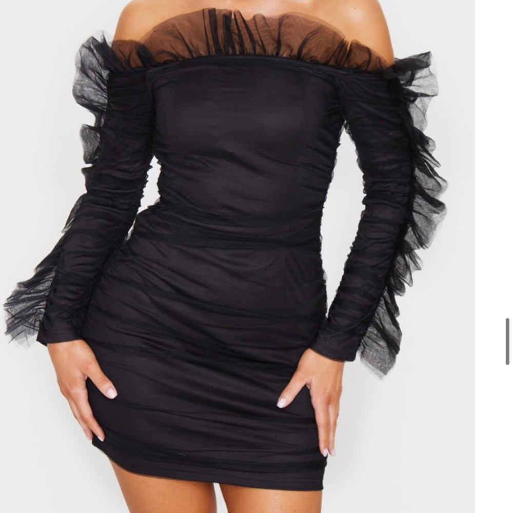 Black off the shoulder bodycon dress